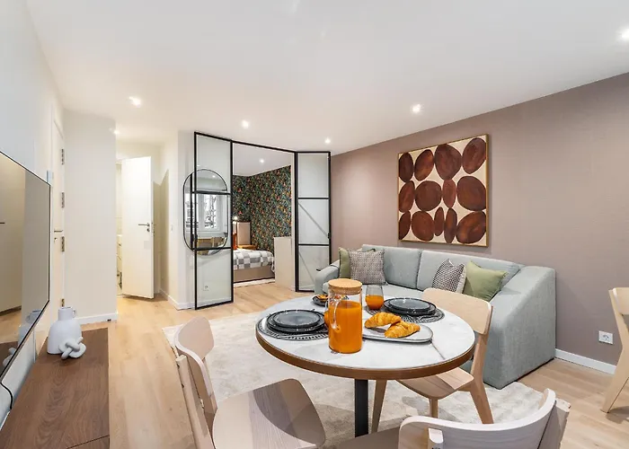 شقة Whome Live From The Famous Street *