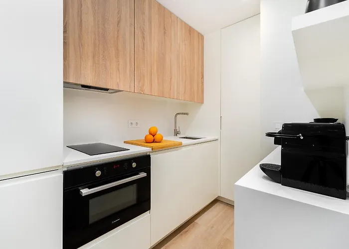 Whome Live From The Famous Street Lisboa