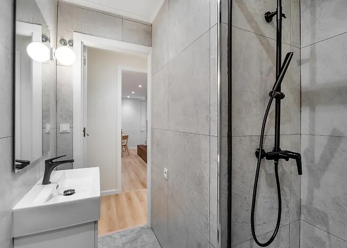 شقة Whome Live From The Famous Street