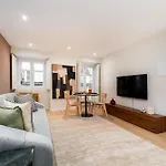 Apartment Whome Live From The Famous Street *